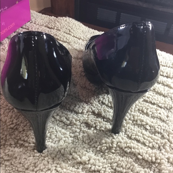 Black Peep Toe Platform Heels NWT Size 6 - Picture 5 of 7